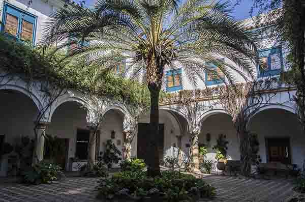 Córdoba 244 - palacio de Viana - patio de Recibo.jpg